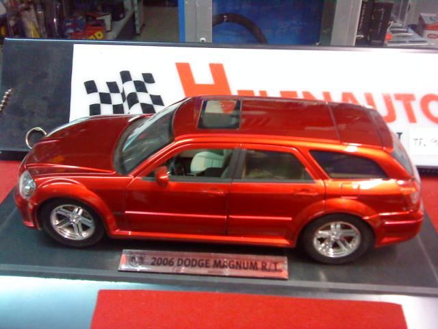 MAQUETA DODGE MAGNUM R/T 2006